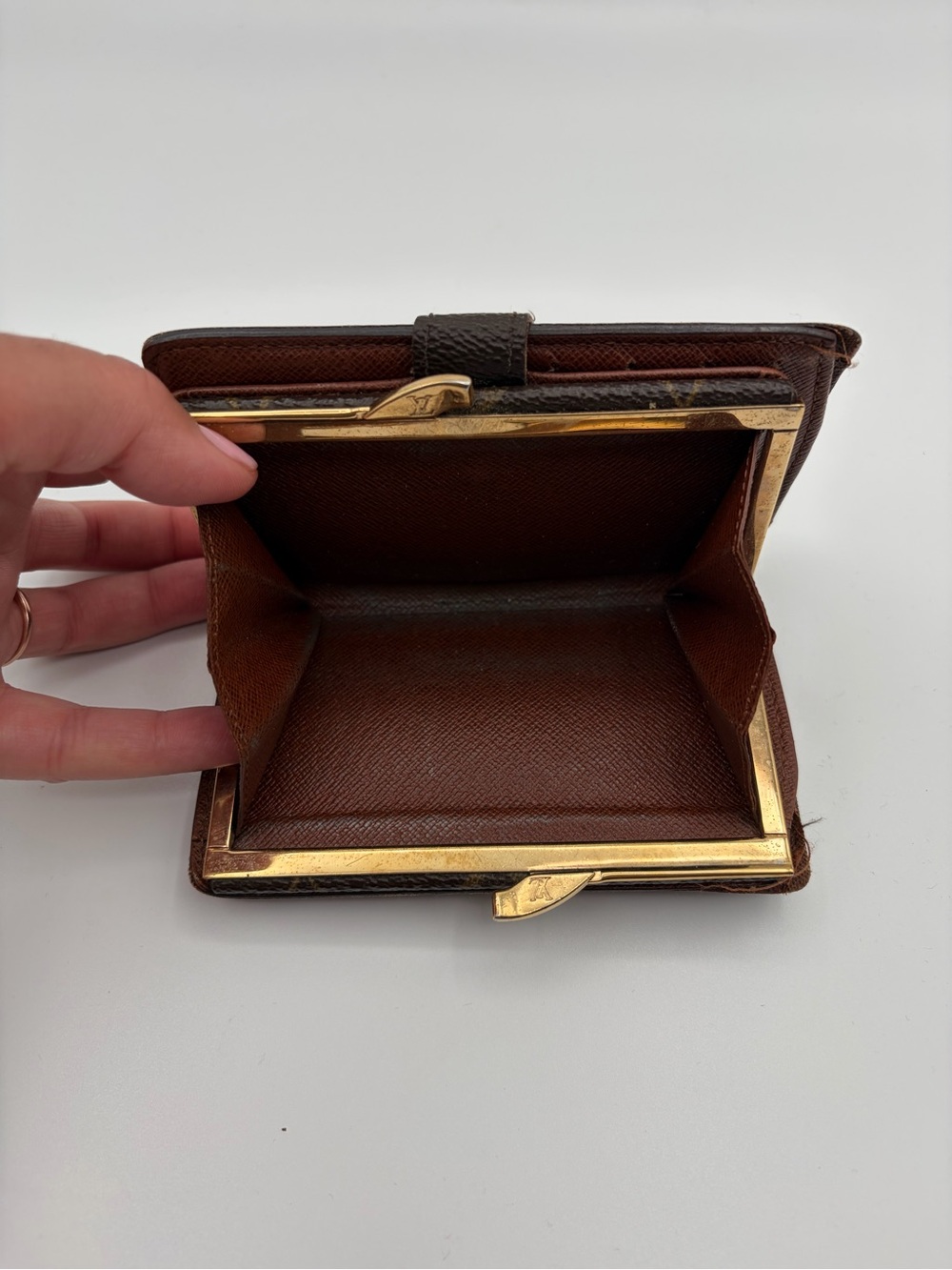 Louis Vuitton Monogram Viennois Kiss-Lock Wallet Monogram Canvas CA0041 Vintage - Picture 7 of 14